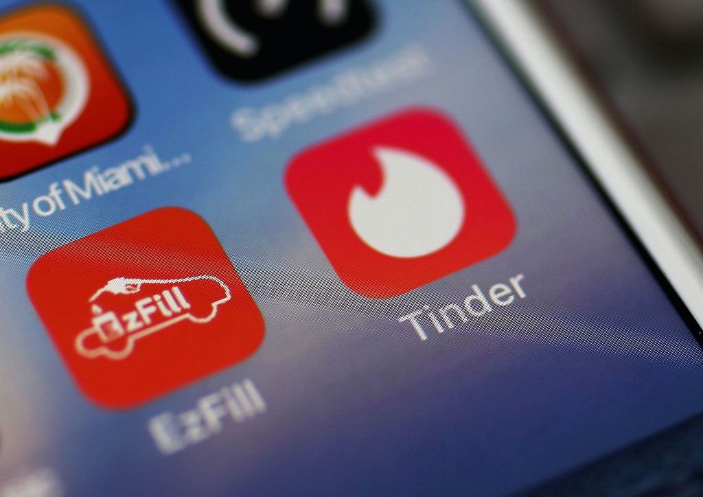 Tinder lanza un botón de pánico en EE. UU.