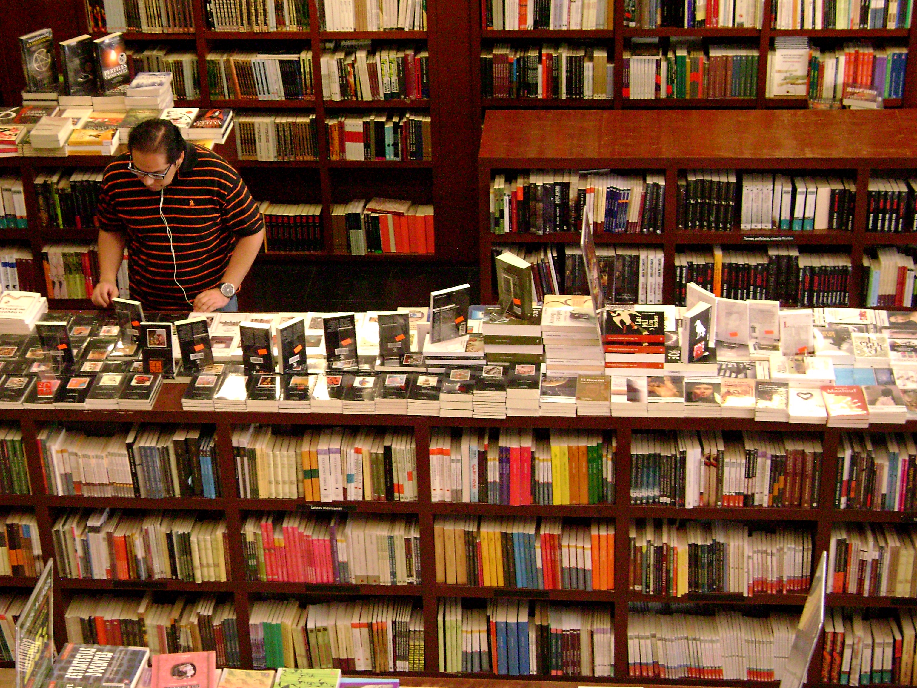 China supera las 70 mil librerías físicas en 2019