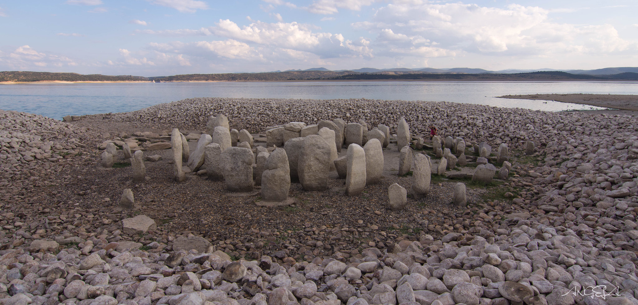 La sequía revela el Dolmen de Guadaperal, el stonehenge español