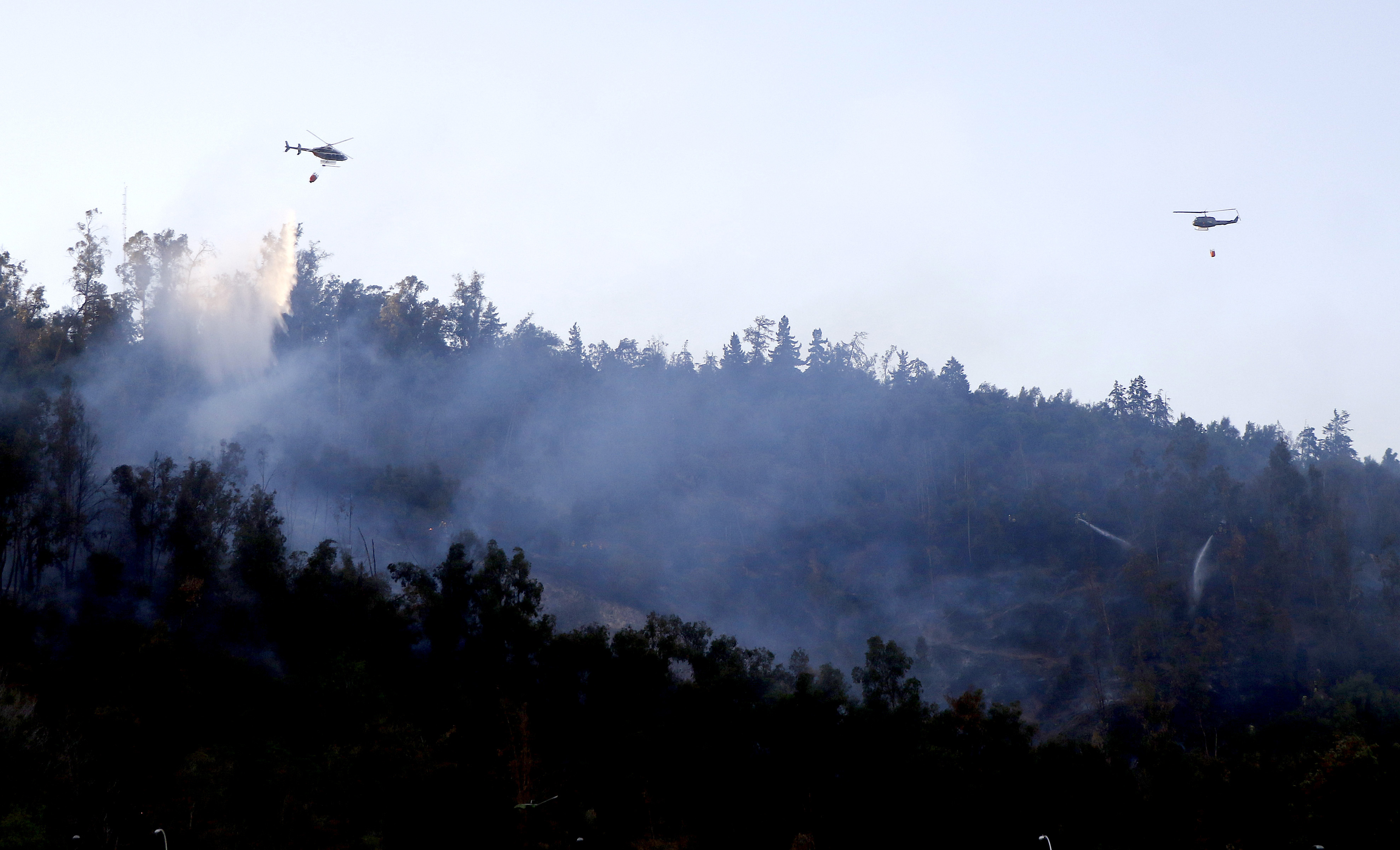 Declaran máxima alerta en sur de Chile por incendio forestal