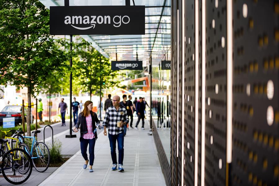 Amazon abre en EE.UU. su primer supermercado sin cajeros humanos