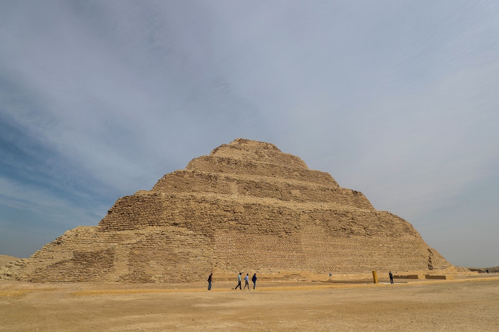 La más antigua pirámide egipcia en pie reabre tras años de restauración