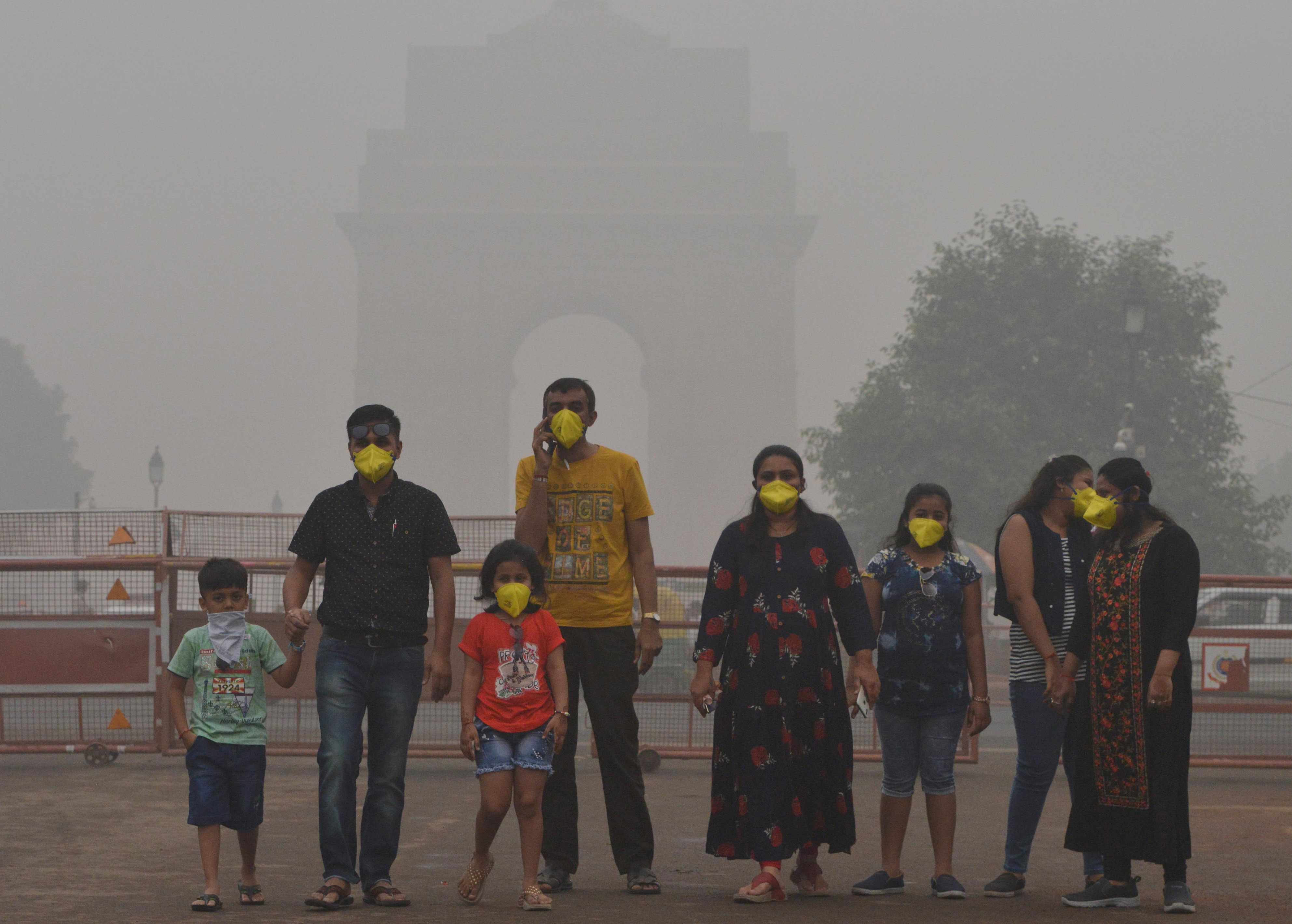 Contaminación junto a enfermedad cardiaca se vincula a riesgo de demencia