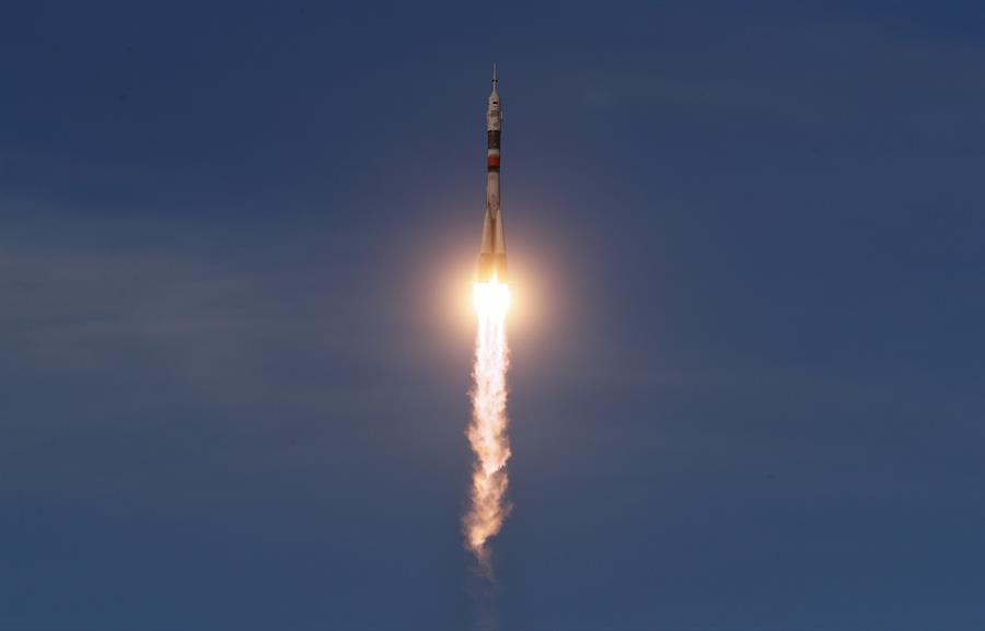 Cuarentena para astronautas: riesgos biológicos de viajar a la Luna y Marte