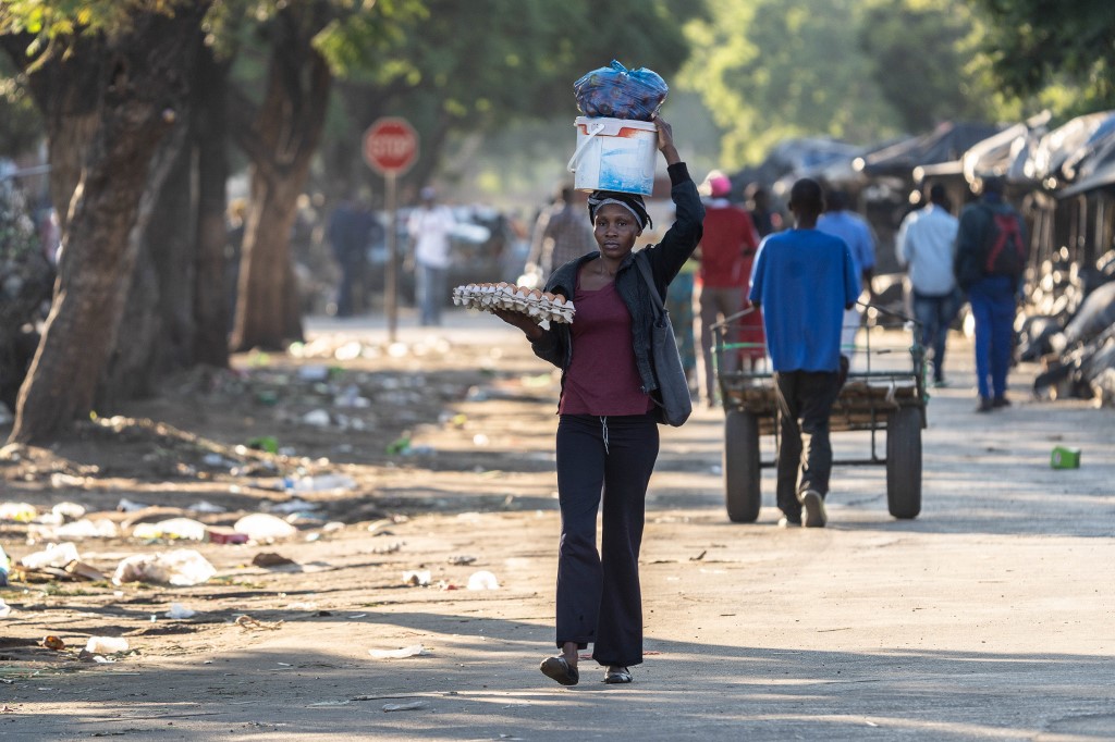 En Zimbabue, la crisis del agua pone contra las cuerdas el confinamiento