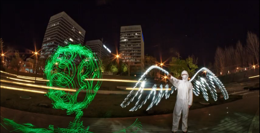 Exposición de fotografías “Ángeles de blanco luchando contra la epidemia”