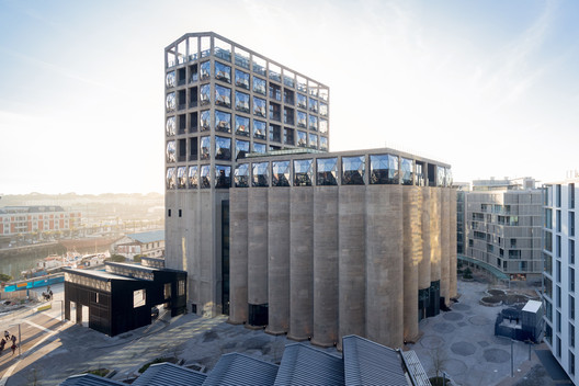  Zeistz MOCAA: el recinto que busca descifrar el arte contemporáneo de África  