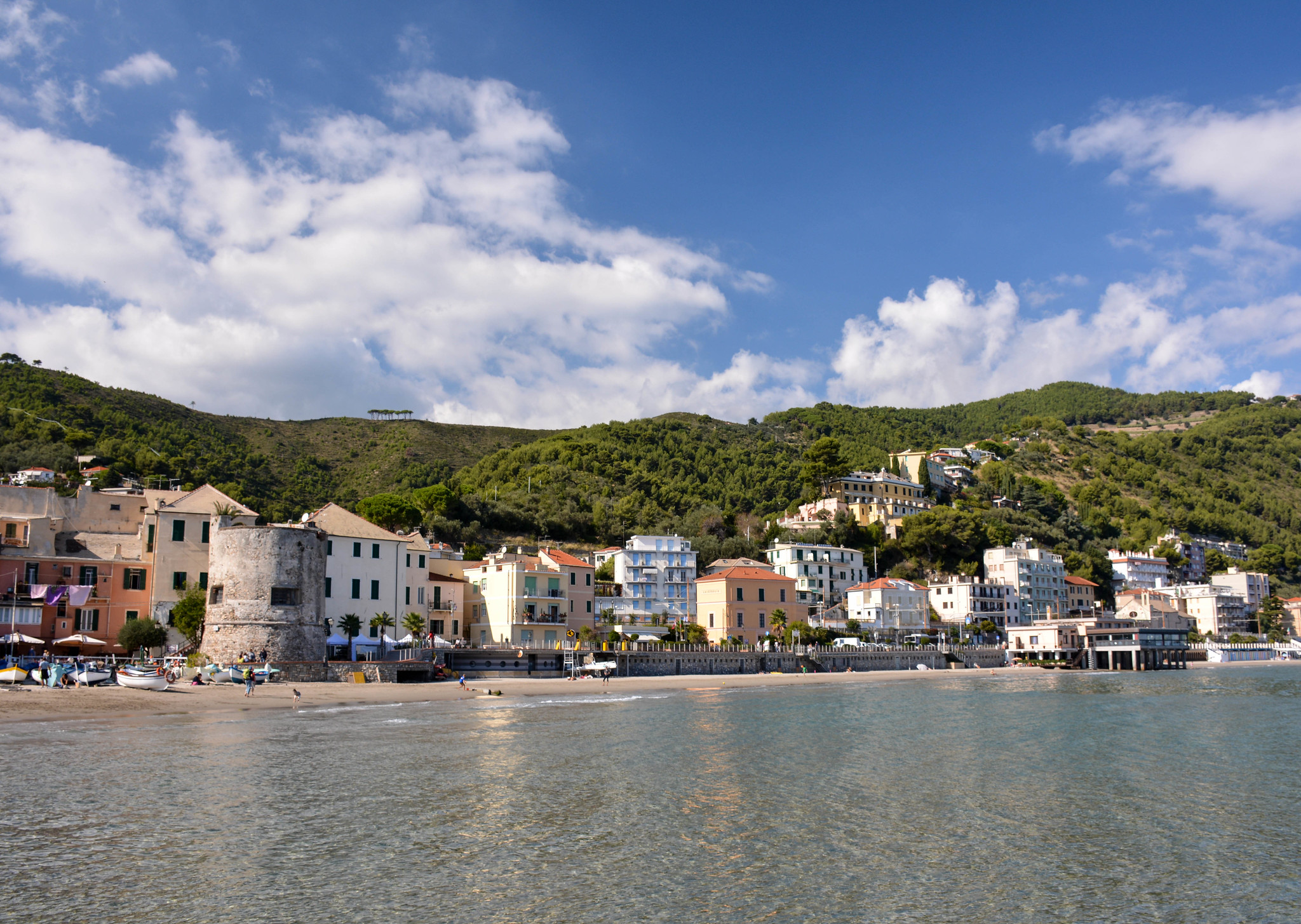 Italia reabre sus playas durante el verano, pero solo a un tercio de su capacidad 