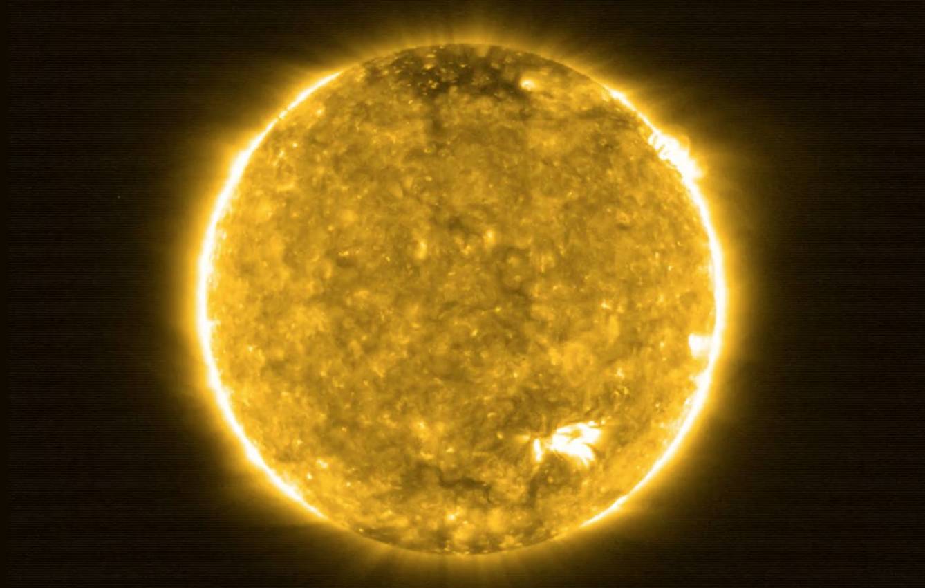 Primeras imágenes de Solar Orbiter revelan la existencia de «hogueras» en el Sol