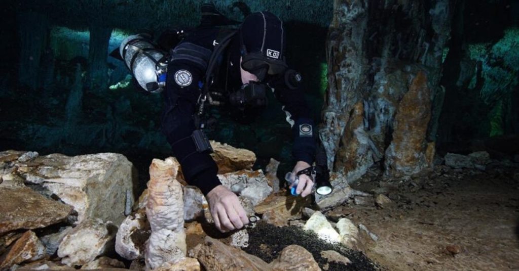 Hallan minas de ocre en cuevas submarinas de México