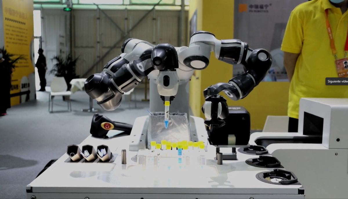 Exhiben en China robots inteligentes contra la COVID-19