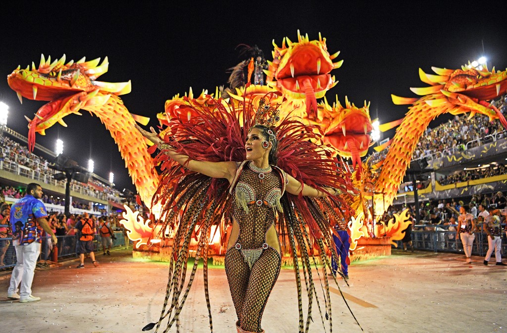 Río estudia realizar su Carnaval en julio debido a la pandemia