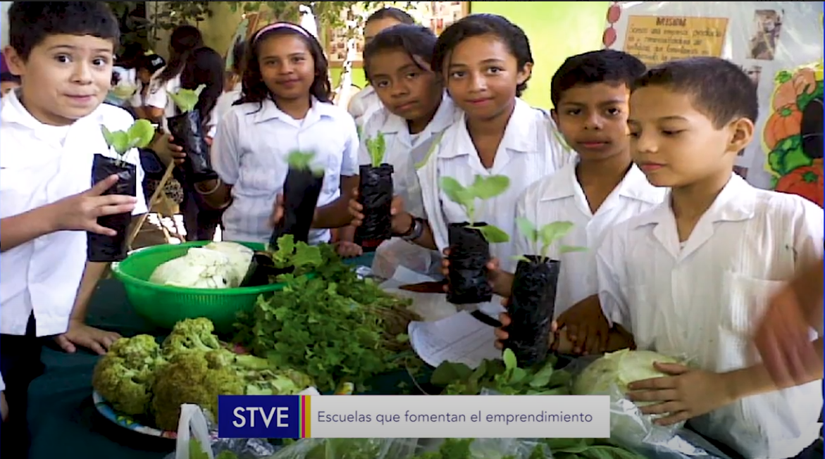 Escuela hondureña fomenta el emprendimiento en niños