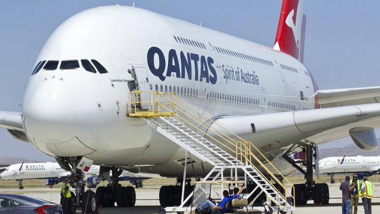 ¿Vacuna obligatoria para vuelos internacionales? Es lo que pide el presidente de Qantas