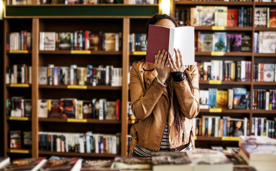 La poesía llegará a tu hogar con el Salón de la Poesía de la FIL