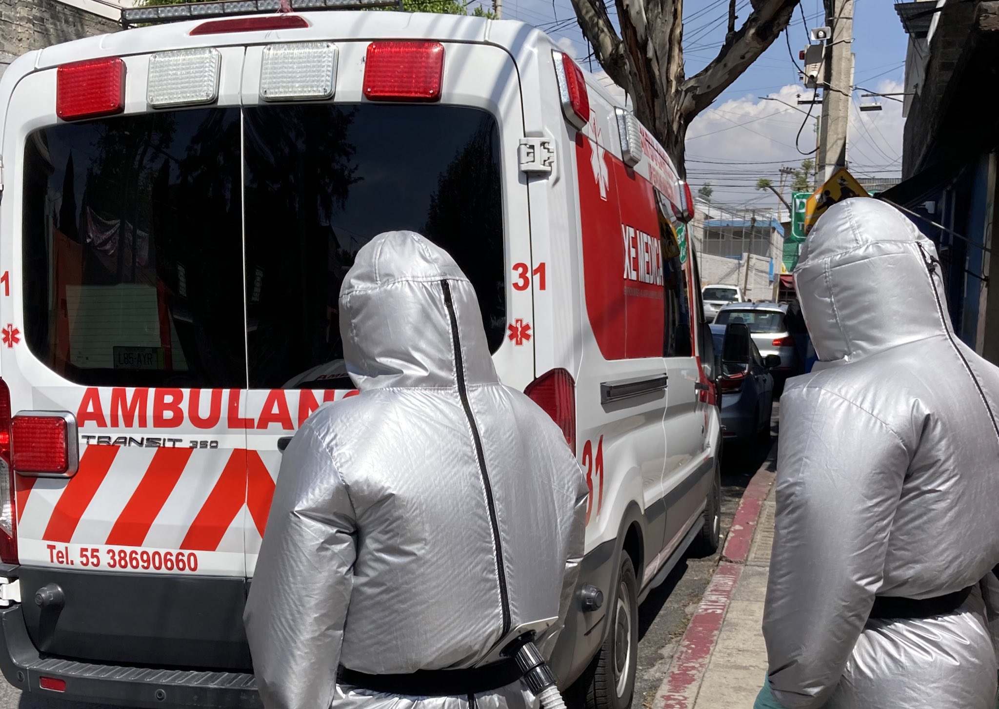 En México crean traje impermeable para personal médico que enfrenta la COVID-19 