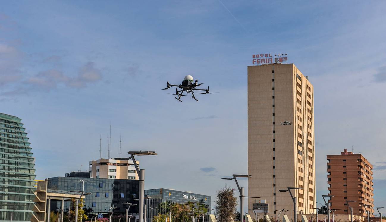 En Valencia, usan drones para transportar material sanitario en tiempos de COVID-19