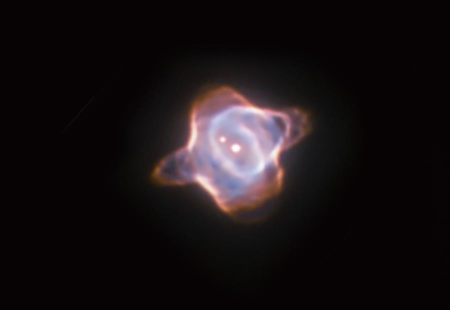 La joven nebulosa planetaria de la Mantarraya se apaga