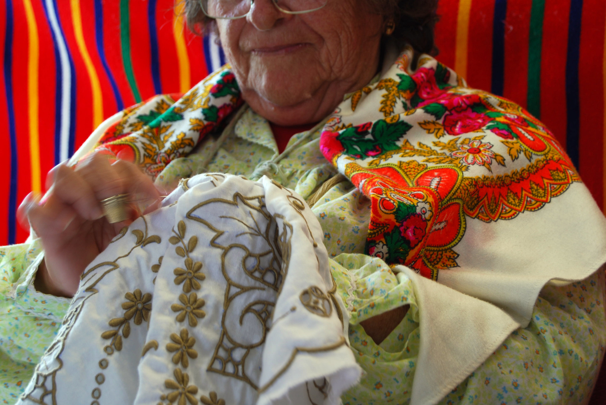 El bordado de Madeira, una artesanía hecha por manos de mujeres portuguesas 