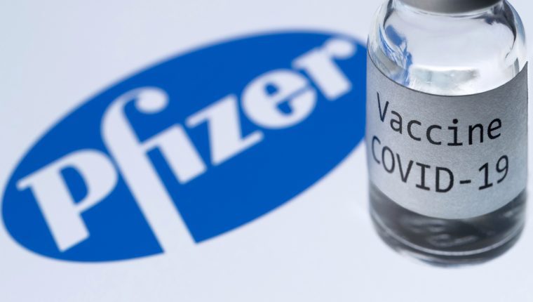 Suiza autoriza vacuna de Pfizer y varios países comienzan confinamientos de Navidad