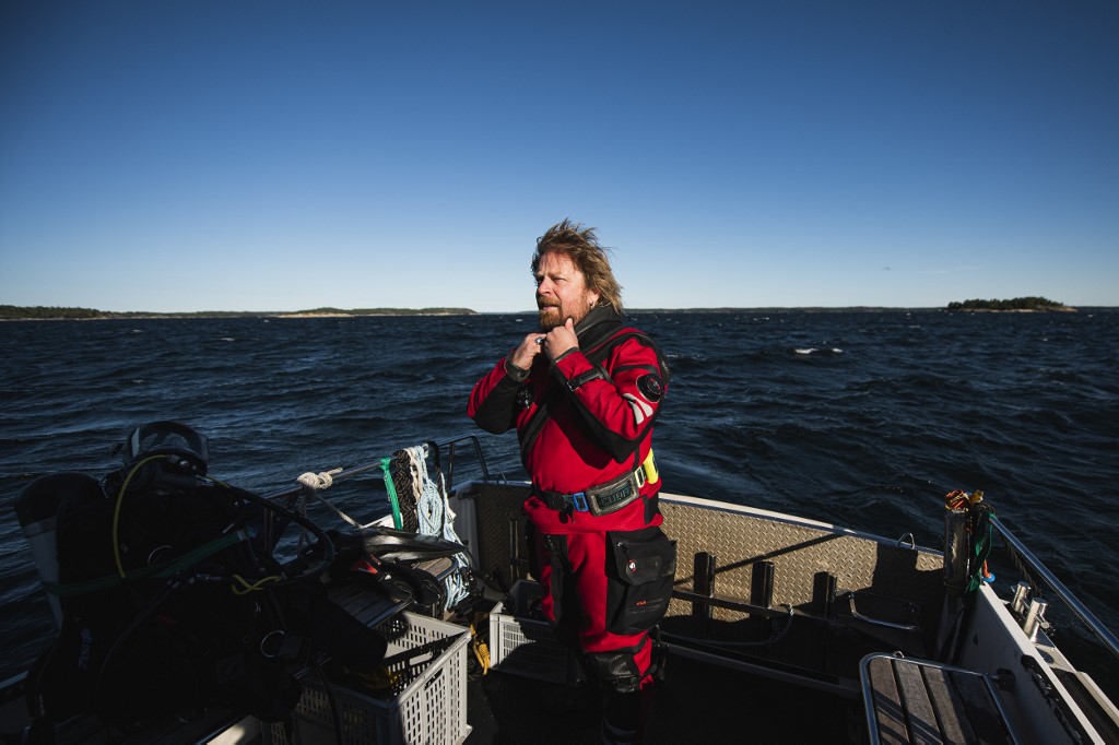 Arqueólogos se lanzan al agua en Suecia para evitar robos en barcos hundidos