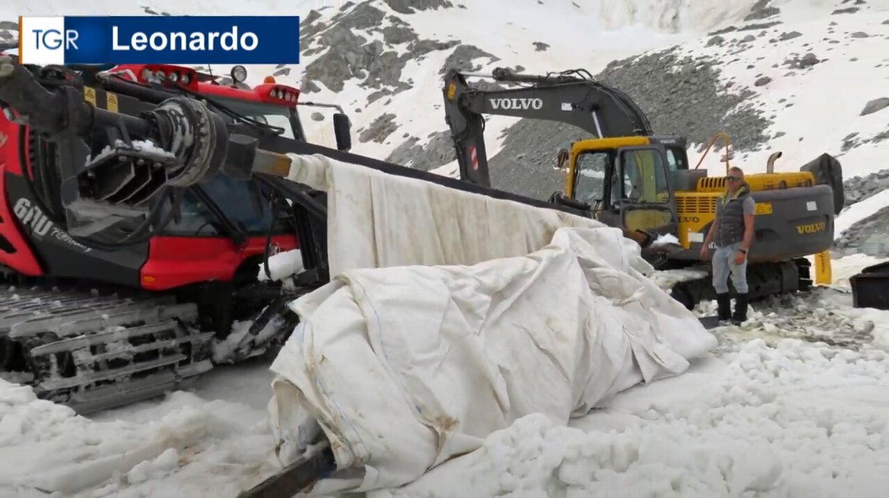 En Italia, cubren un glaciar con tela reflejante para detener su derretimiento