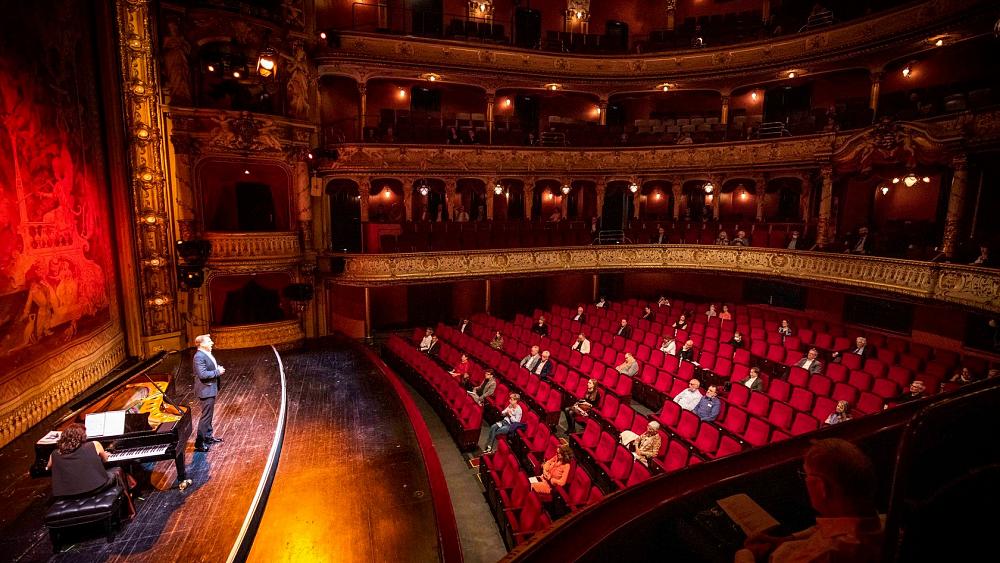 España ajusta sus teatros a las nuevas condiciones ante la pandemia