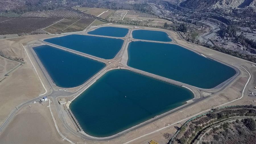 La crisis climática desafía al servicio de abastecimiento de agua en Chile