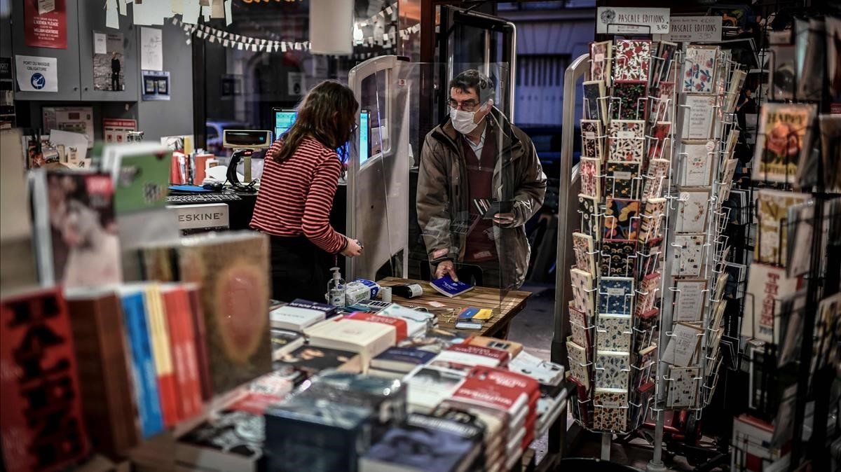 Francia decreta que librerías son comercios esenciales