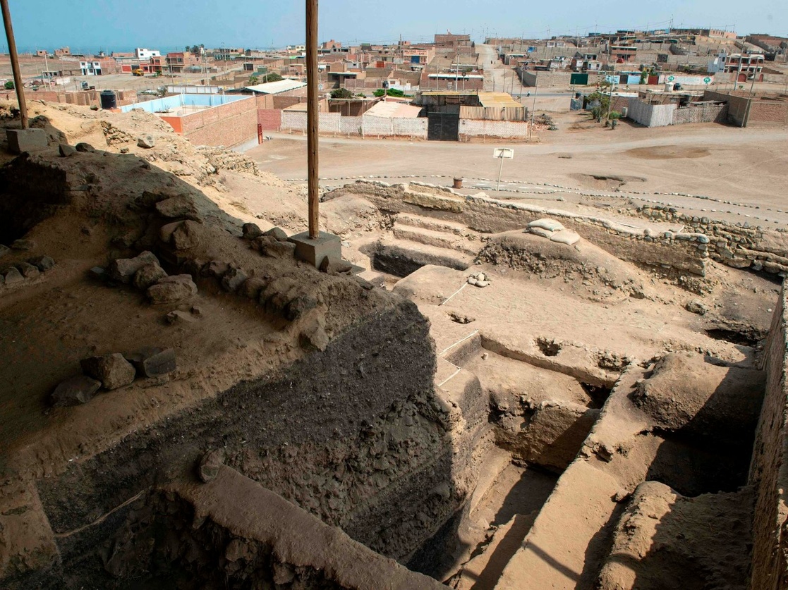 Con cabañas y sembradíos invaden una zona arqueológica patrimonial en Perú