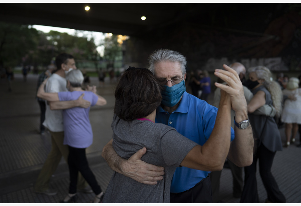 Tango al aire libre, la alternativa de Argentina ante la pandemia