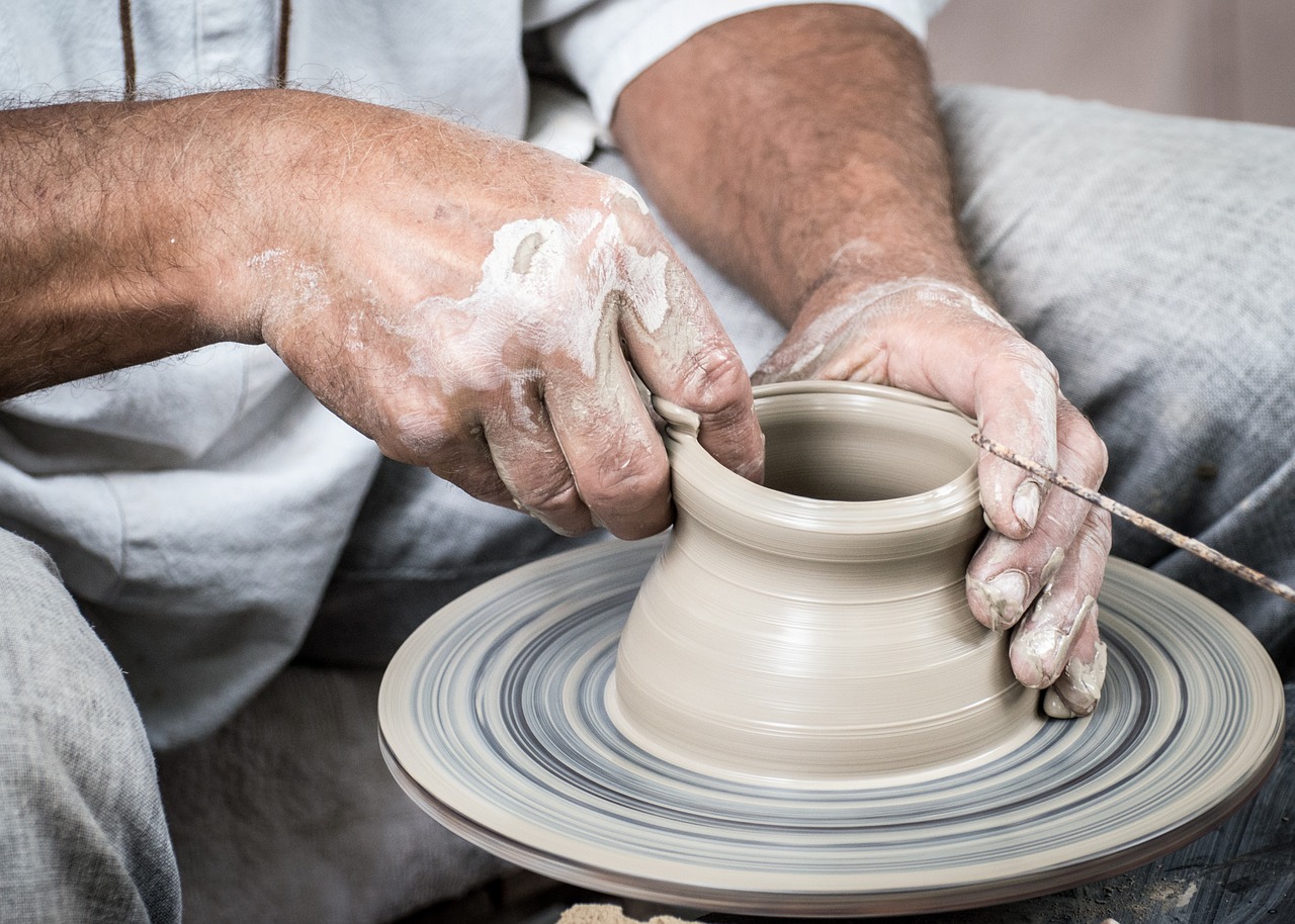 Joven emprendedor protege el patrimonio y promueve las artesanías hondureñas