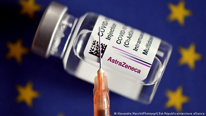 AstraZeneca dice que su vacuna es 79% efectiva y no conlleva riesgo de coágulos