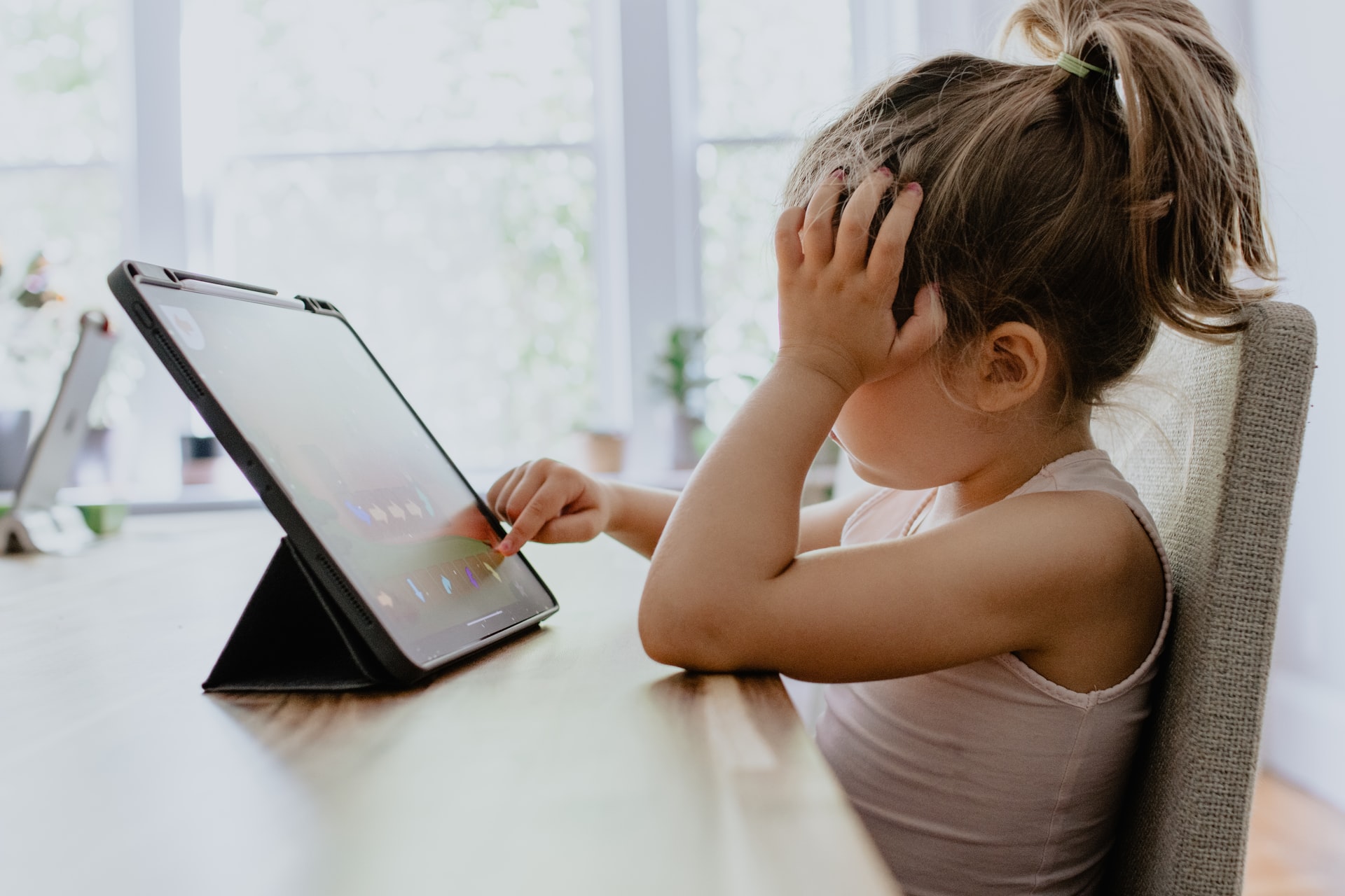 Sin clases presenciales, aumentó la ansiedad y depresión en niños y jóvenes