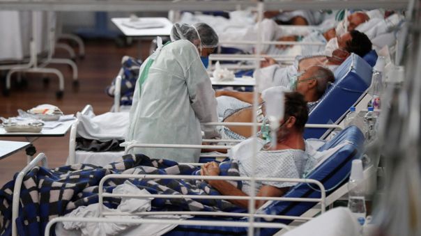 Brasil reparte remedios para pacientes intubados pero aún precisa mucho más