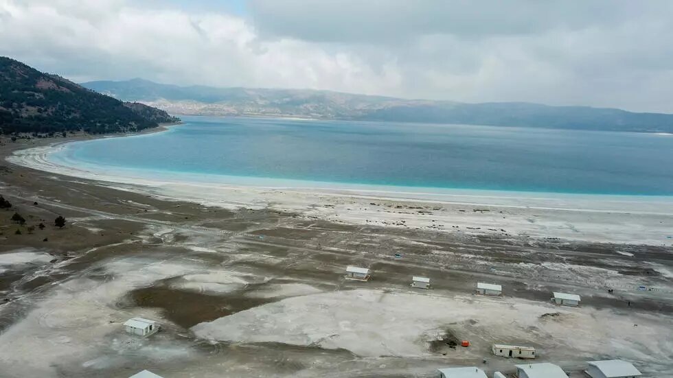 El lago Salda en Turquía, un lugar único y en peligro debido a su popularidad