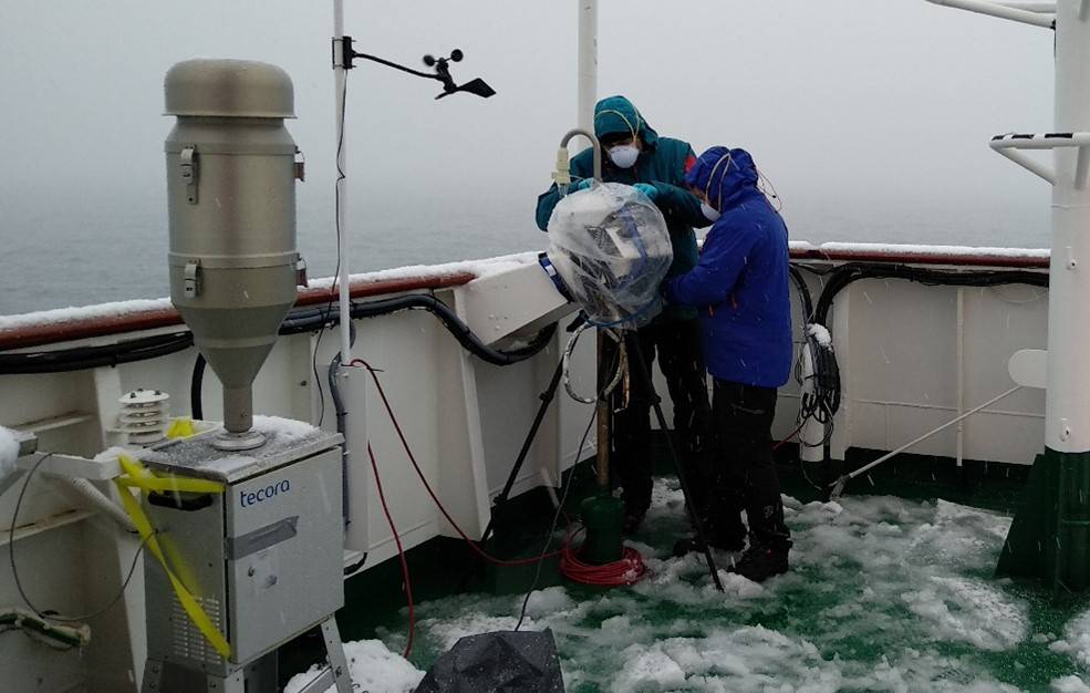 Los microorganismos grandes pueden viajar cientos de kilómetros a través de la atmósfera