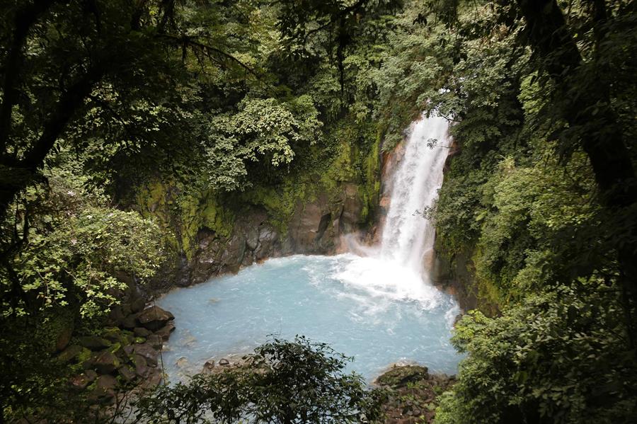 Costa Rica aprovechará riquezas naturales de Volcán Tenorio para el turismo