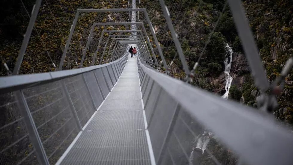 Portugal inaugura el puente peatonal más largo del mundo