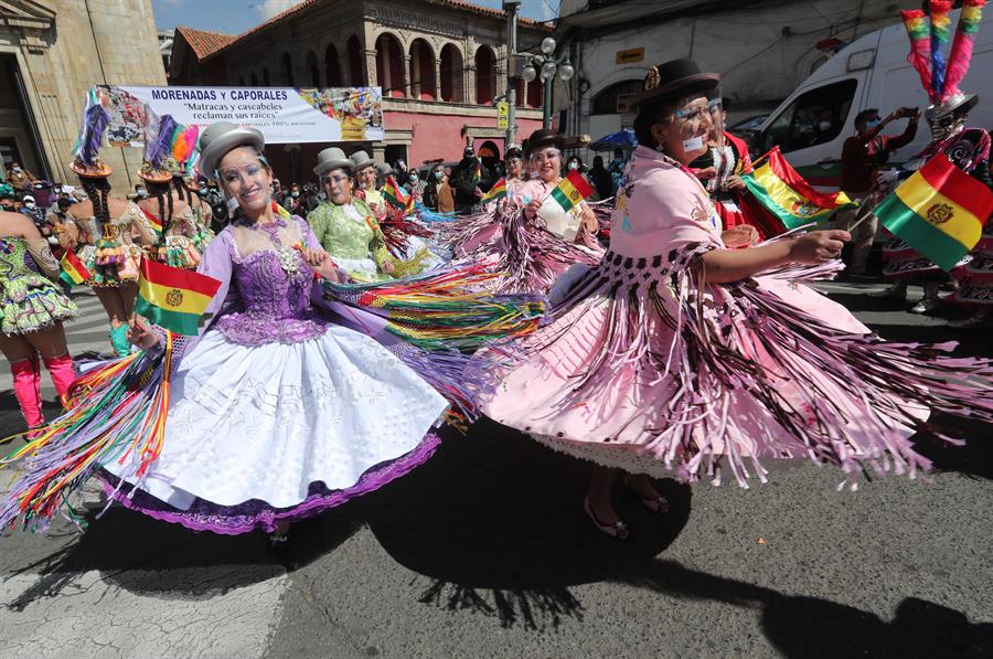 Bolivia «defiende» con música y danza el origen de la morenada