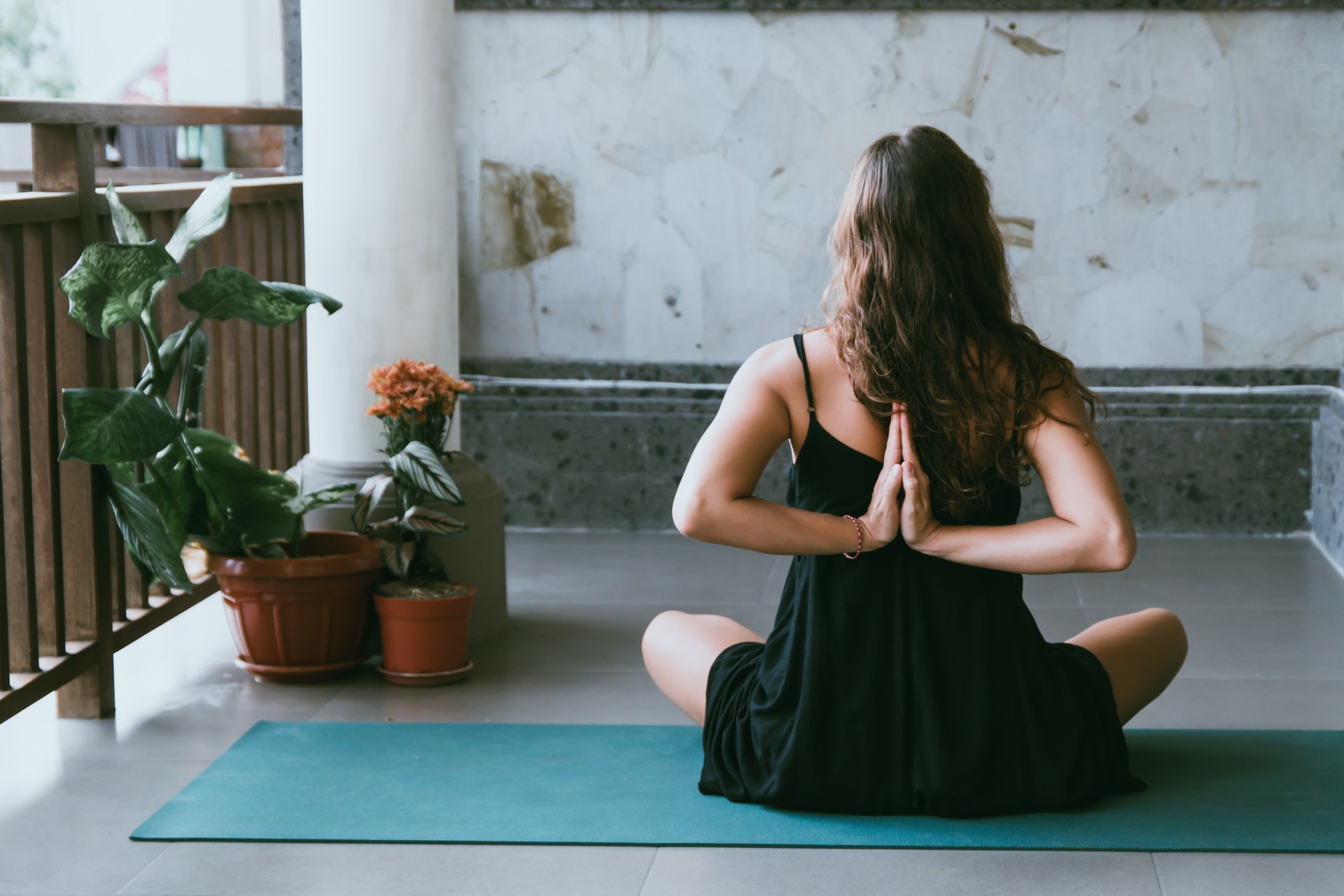 El yoga terapéutico mejora las secuelas post COVID