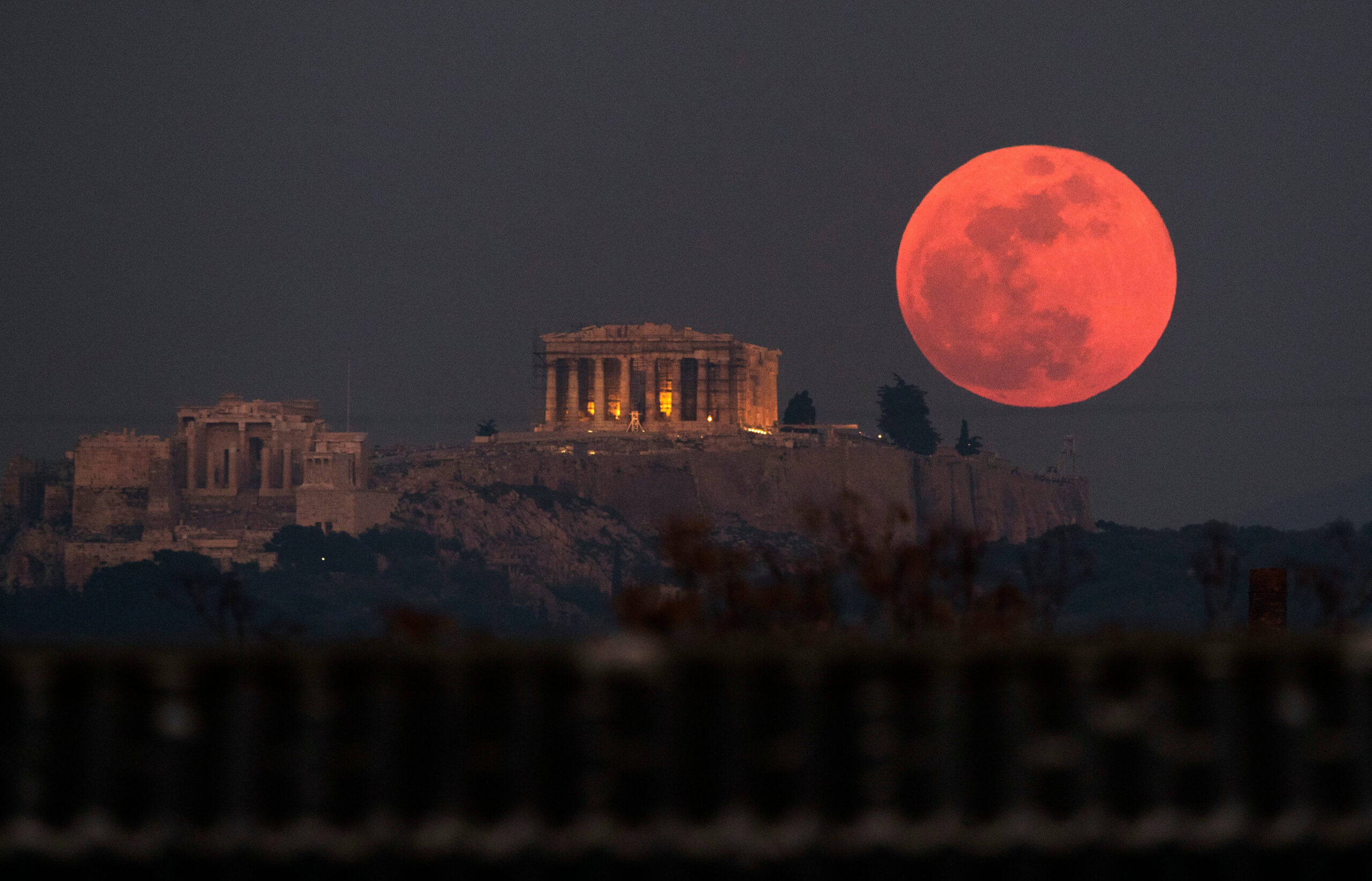 Un espectáculo poco común: ‘Superluna’ roja y eclipse lunar