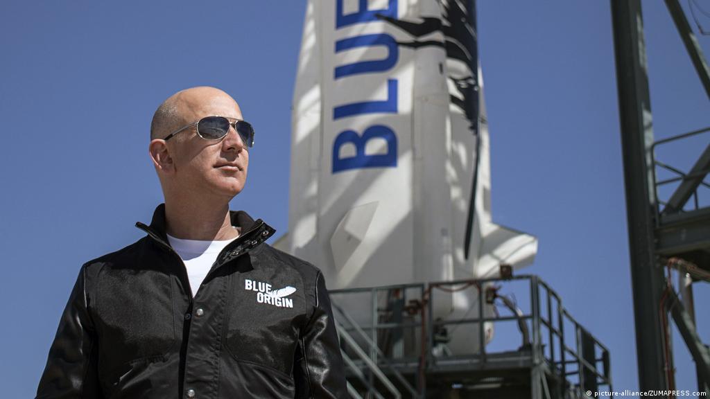 Jeff Bezos viajará en el primer vuelo turístico al espacio de su compañía Blue Origin