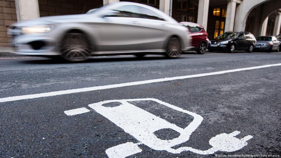 ¿Cuán amigables son los automóviles eléctricos con el medio ambiente?