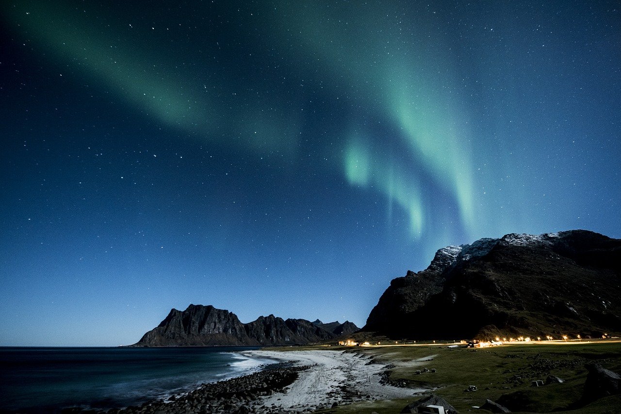 Las auroras boreales son causadas por poderosas ondas electromagnéticas