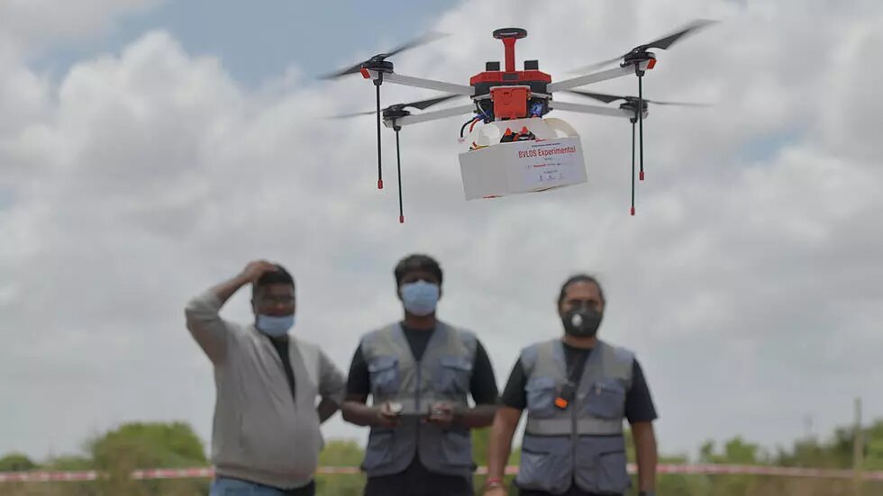 Primeras pruebas para envíos de medicamentos con dron a zonas remotas de India