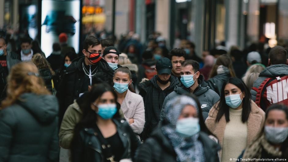 España no obligará a llevar mascarilla en espacios abiertos