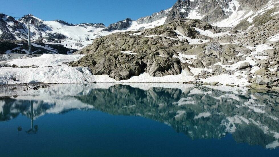 El deshielo de los glaciares crea más de 1.000 lagos en los Alpes suizos