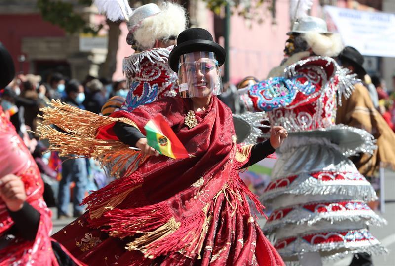 Bolivianos buscan reivindicar la danza folclórica de la morenada