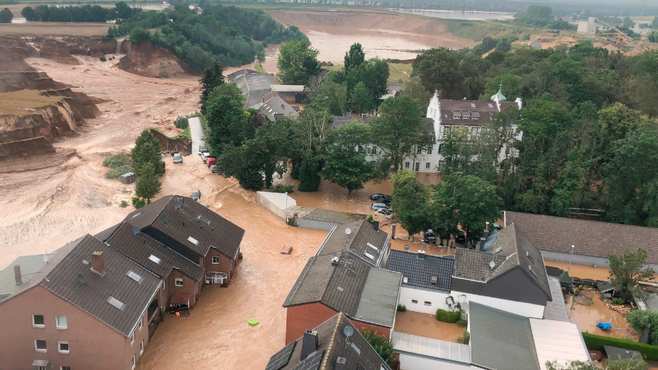 «Inundación de dimensión histórica» deja más de cien muertos en oeste alemán